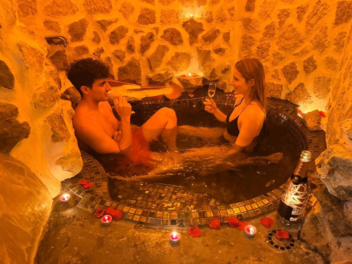 Fortress Jacuzzi Suites 사티바 외부 사진