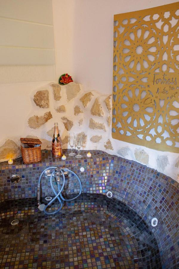 Fortress Jacuzzi Suites 사티바 외부 사진